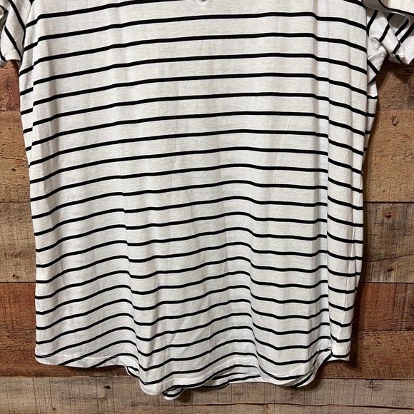 Torrid Girlfriend Heritage Slub V-Neck Tee Striped Size 1X - Picture 4 of 9